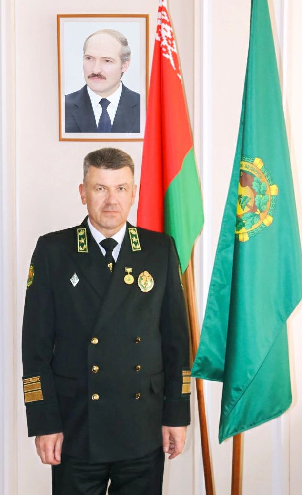 Александр Кулик поздравил тружениц и ветеранов отрасли с наступающим Днем женщин