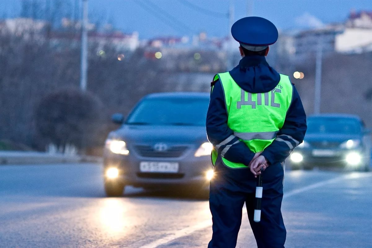 ГАИ призвала водителей и пешеходов к внимательности в период новогодних праздников и зимних каникул